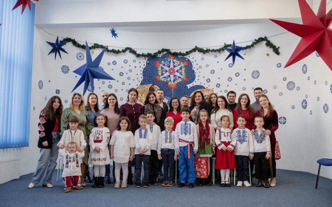A sosit Moș Crăciun la clasele mici de la Liceul Pedagogic „Anastasia Popescu” și la grupele Grădinițelor „Arc-en-Ciel”!