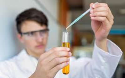 Nou! Curs de chimie pentru gimnaziu – la Școala de Vară