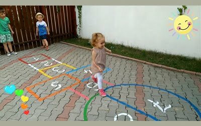 Șotron, un joc al tuturor copiilor
