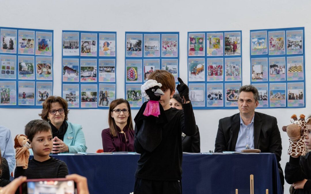 Dragii noștri, am primit filmarea lansării celui de-al doilea volum de educație juridică, „Noile aventuri ale Corbului Judecător”.