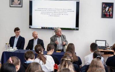 Întâlnirea liceenilor cu scriitorul Christian Crăciun