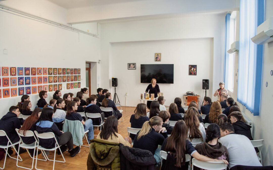 Profesoara Paula Romanescu, profesor de limba română și traducător, ne-a dovedit că este și un excelent recitator.