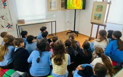 Mișunăm! Predarea de ștafetă sau când „plușii” întâlnesc cartea. Creștem, creștem…