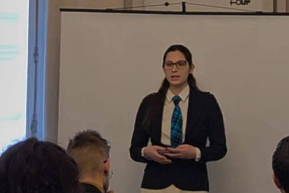 Carina Burcea a luat astăzi Premiul al III-lea la un concurs de public speaking