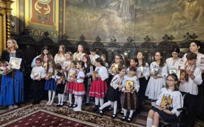 Corul nostru „Sf. Elisabeta” condus de Prof. Grațiela Ciuraru a onorat astăzi invitația de a cânta la Biserica Sf. Nicolae- Vlădica, după Sfânta Liturghie.