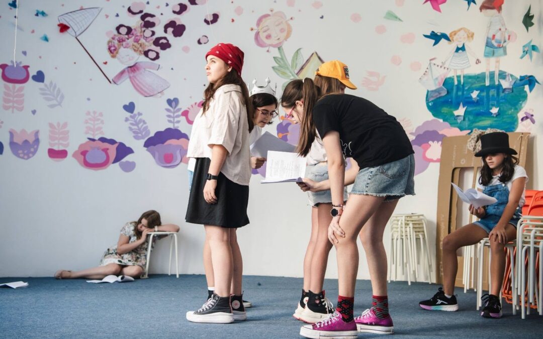 Anunț important! Începând de luni, 22 iunie, se dă startul cursului de teatru „Actorie pe pâine” susținut de regizorul Ivona Boitan!
