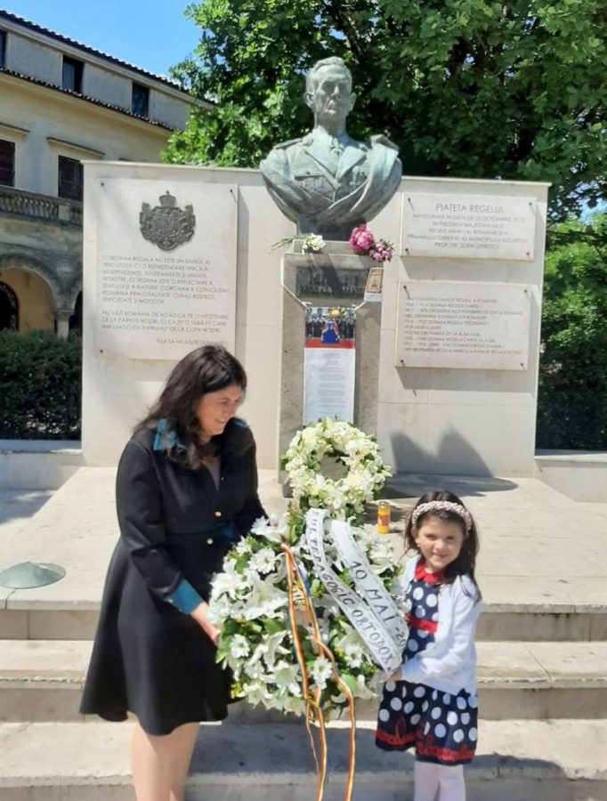 Această imagine are atributul alt gol; numele fișierului este 10mai-1-682x900.jpg